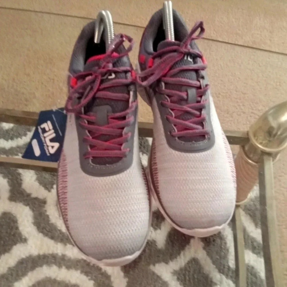 Fila Memory Identity Memory ultra cool max sneakers size 9 women new. - Picture 1 of 6